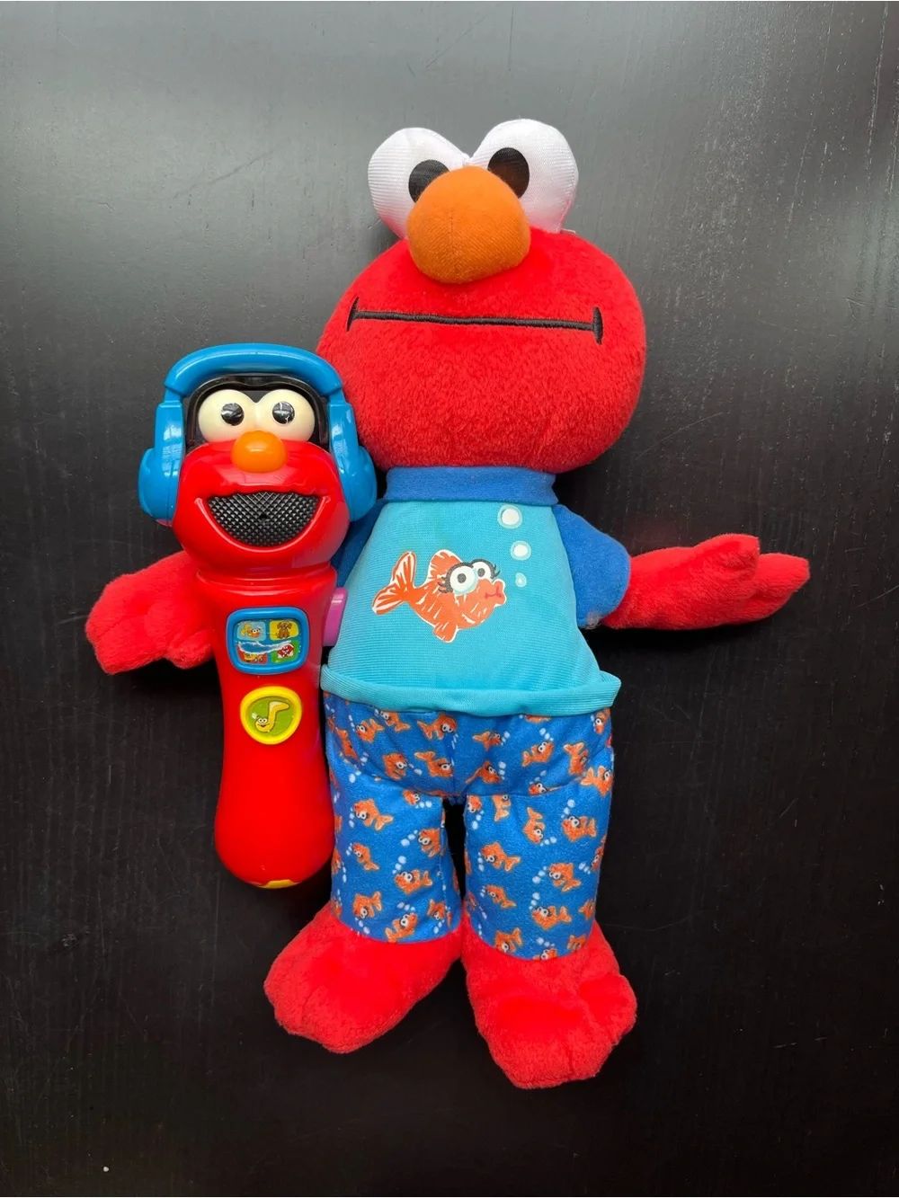 2010 Hasbro Sesame Street Talking Lullaby & Good Night/Sing giggle Elmo micropho